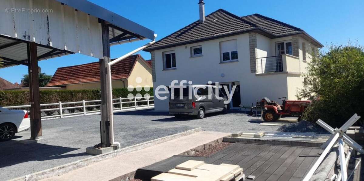 Maison à SAINT-JEAN-DE-DAYE