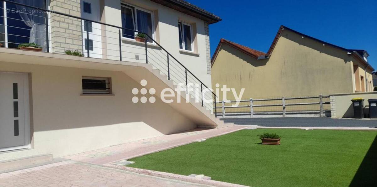 Maison à SAINT-JEAN-DE-DAYE