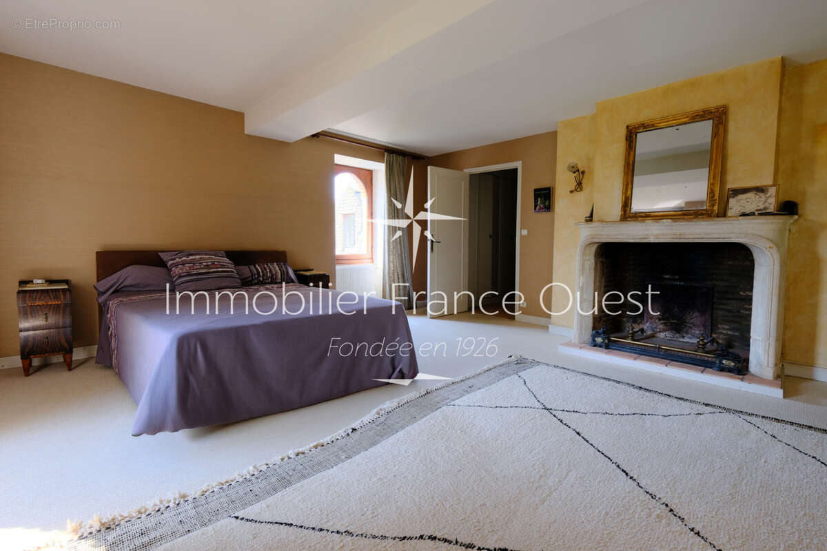 Maison à NOYEN-SUR-SARTHE