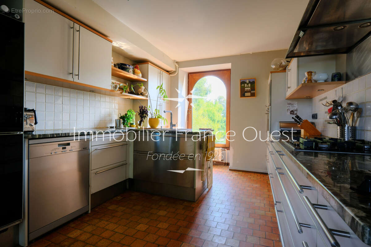 Maison à NOYEN-SUR-SARTHE