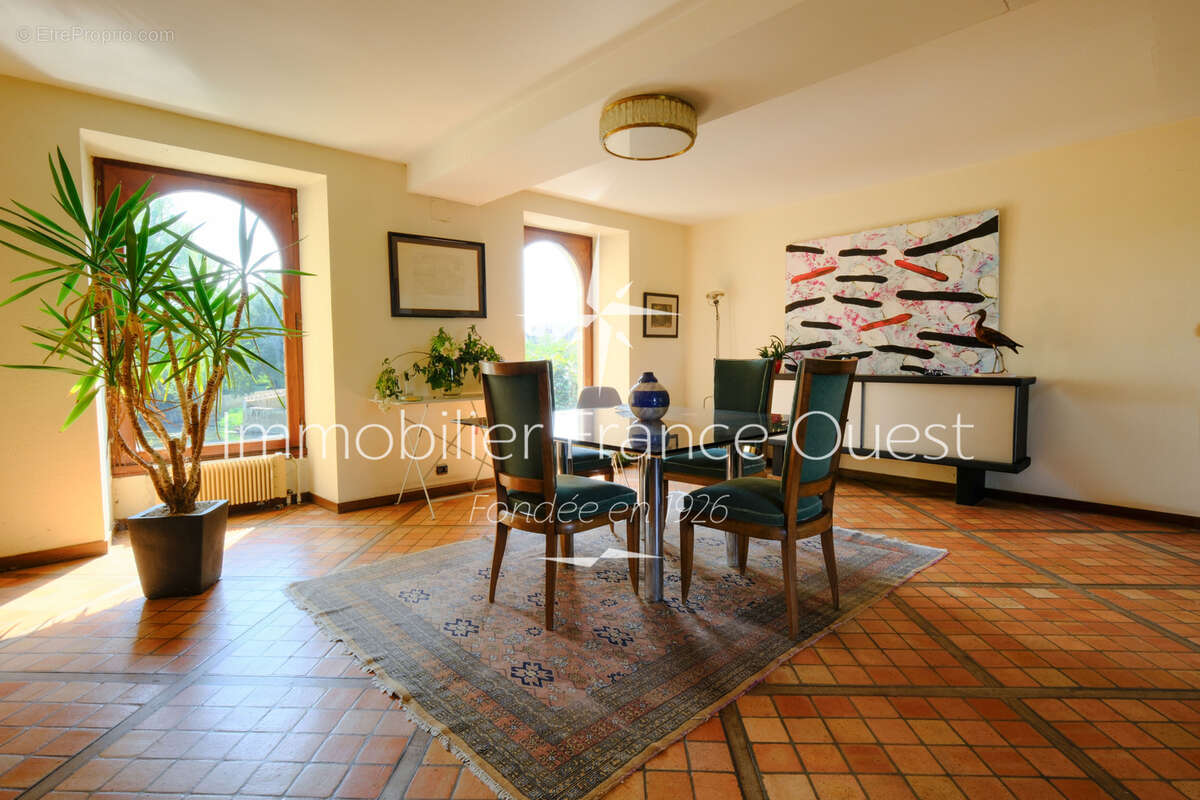 Maison à NOYEN-SUR-SARTHE