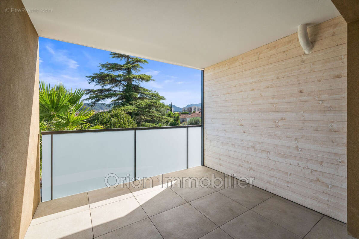 Appartement à MANDELIEU-LA-NAPOULE