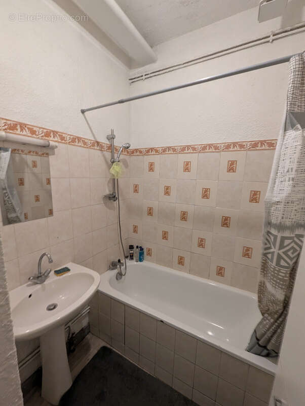 Appartement à SAINT-GERMAIN-LESPINASSE