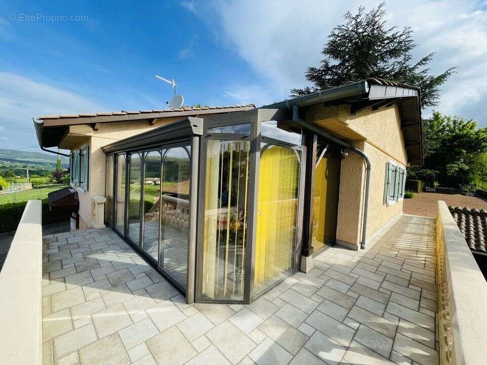Maison,5 chambres, veranda, grand terrain, vue montagne, La - Maison à LA ROCHE-VINEUSE