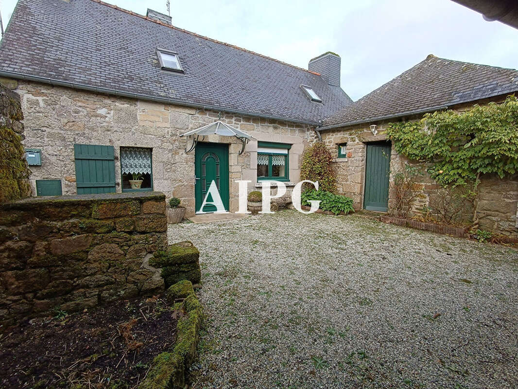 Maison à MELLIONNEC