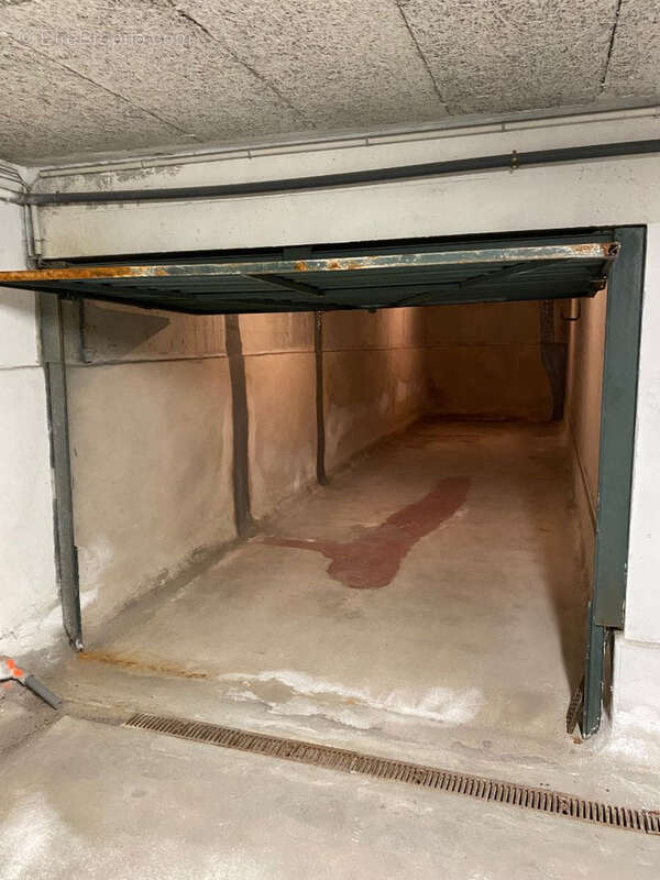 Parking à SAINT-TROPEZ