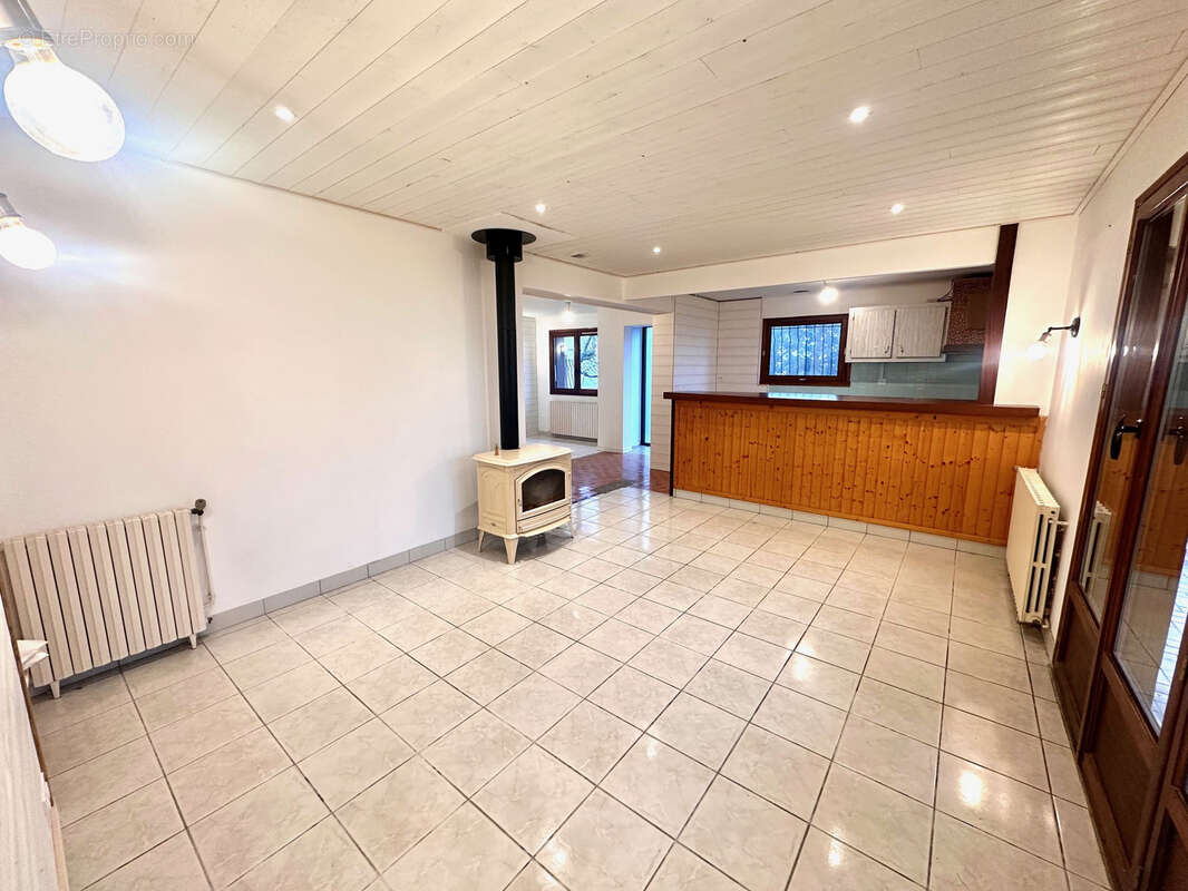 Maison à OLEAC-DESSUS