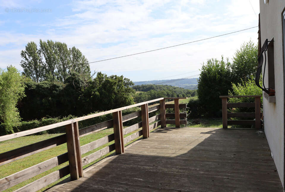 Maison à OLEAC-DESSUS