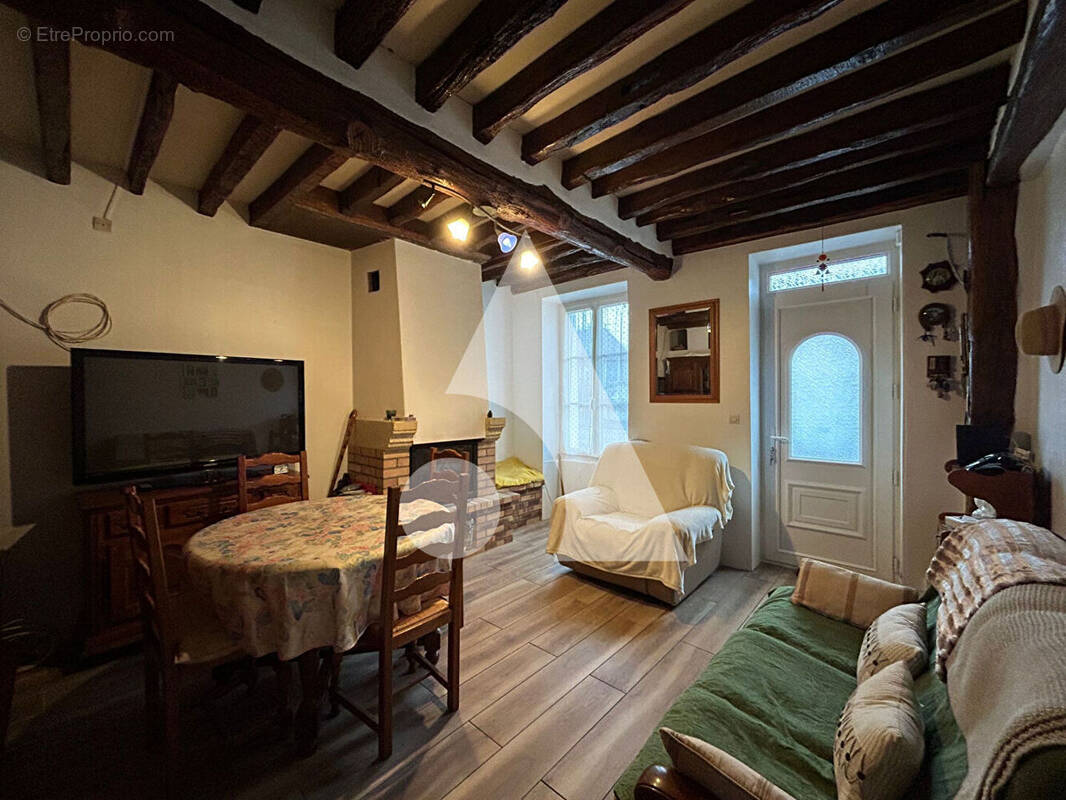 Maison à SAINT-OUEN-SUR-MORIN