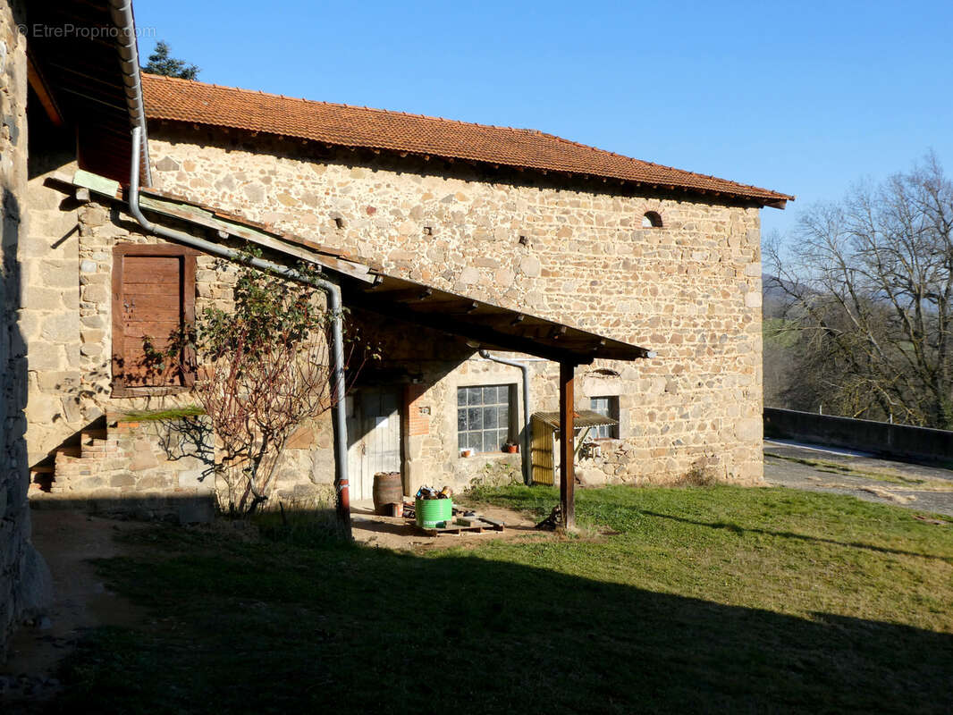 Maison à SAINT-LAURENT-DE-CHAMOUSSET