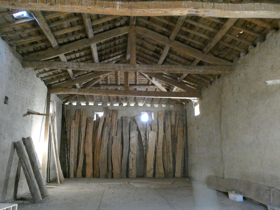 Maison à SAINT-LAURENT-DE-CHAMOUSSET