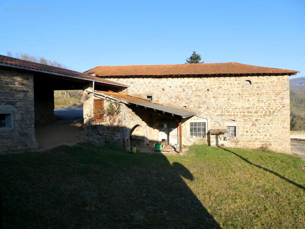 Maison à SAINT-LAURENT-DE-CHAMOUSSET