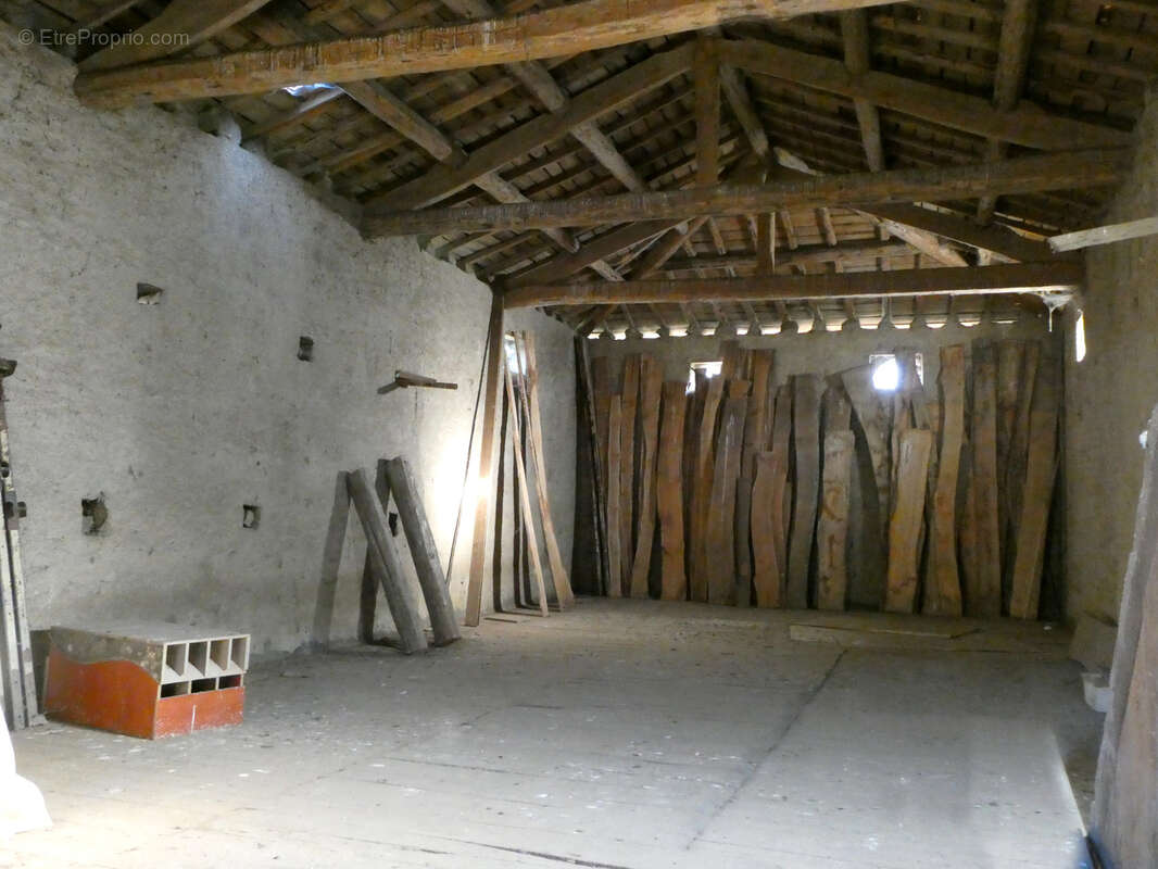 Maison à SAINT-LAURENT-DE-CHAMOUSSET