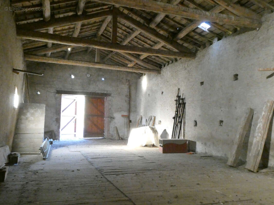 Maison à SAINT-LAURENT-DE-CHAMOUSSET