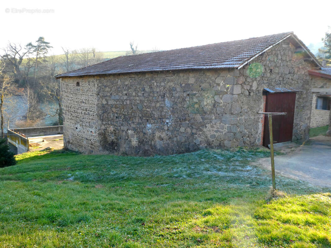 Maison à SAINT-LAURENT-DE-CHAMOUSSET