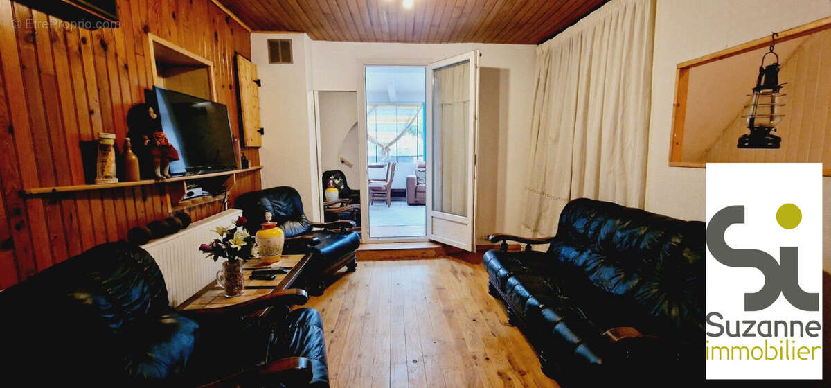 pièce détente/ coin tv au 1er étage - Maison à RIVES