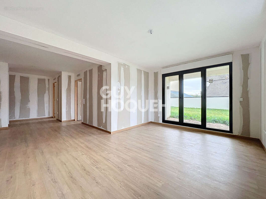 Appartement à CAGNY