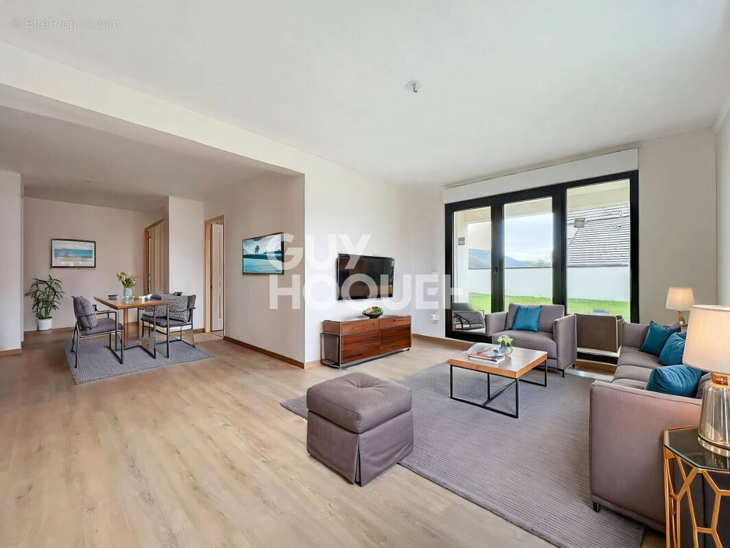 Appartement à CAGNY