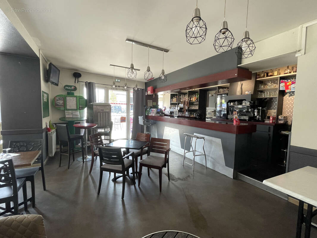 Commerce à PETIT-MARS