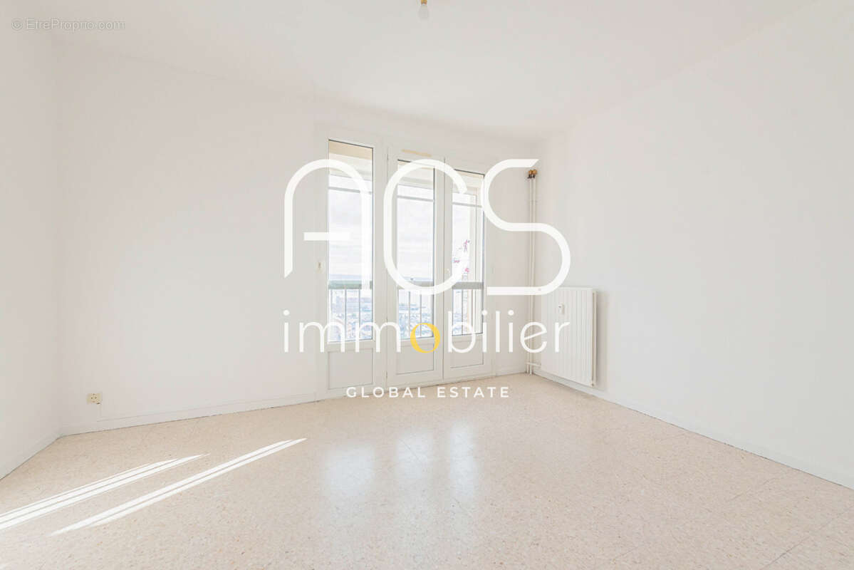 Appartement à PORT-DE-BOUC