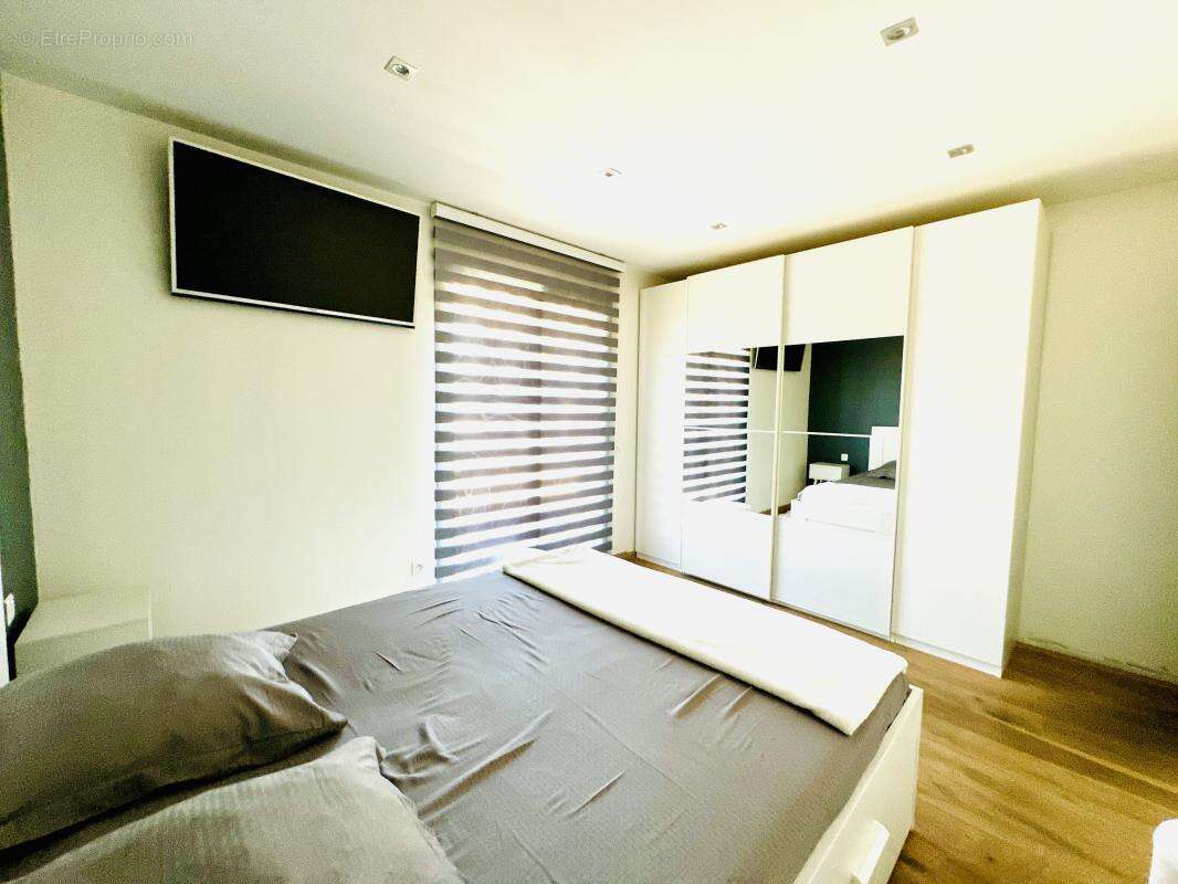 Maison à SAINT-VICTORET