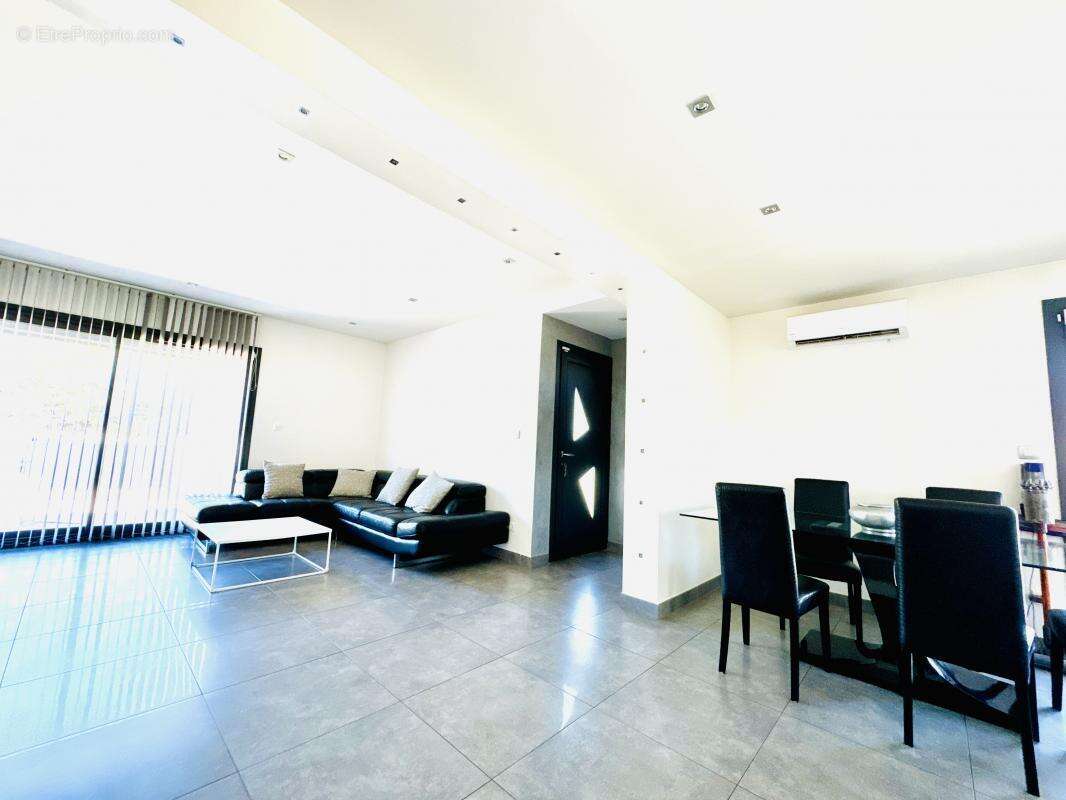 Maison à SAINT-VICTORET