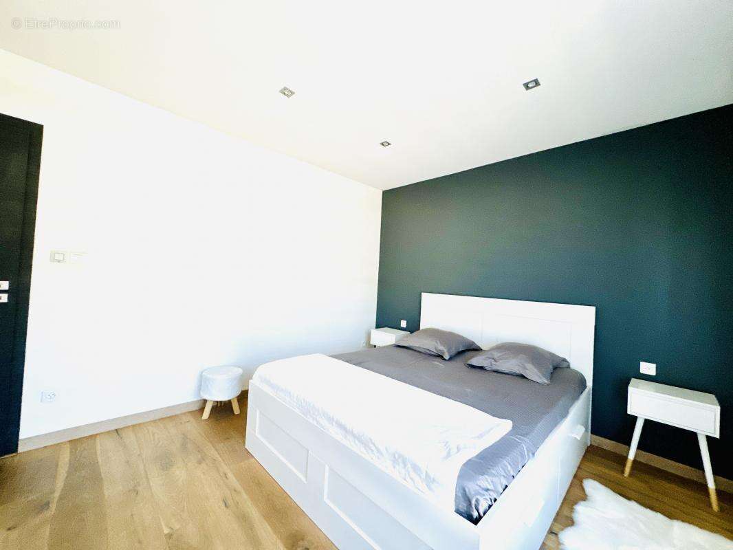 Maison à SAINT-VICTORET