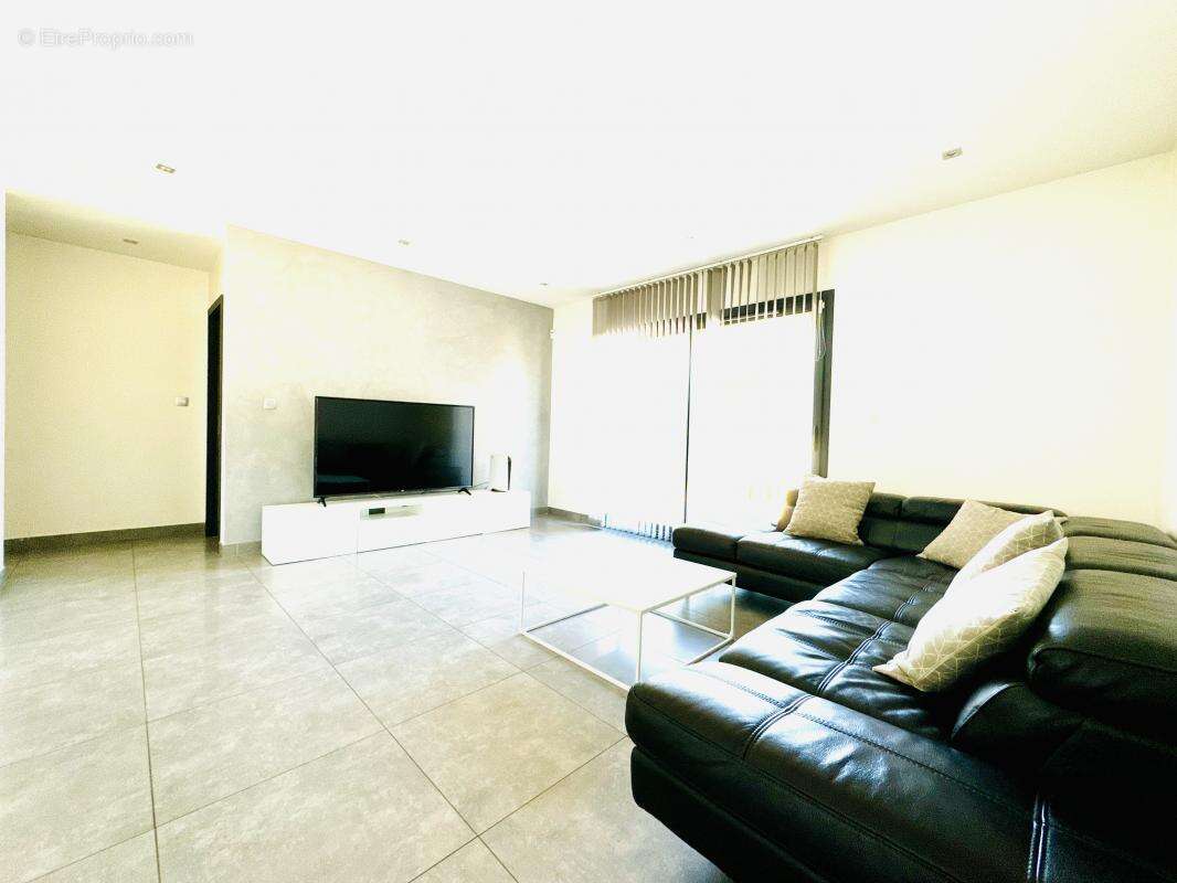 Maison à SAINT-VICTORET