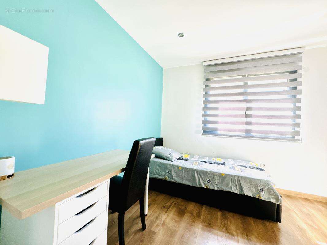 Maison à SAINT-VICTORET