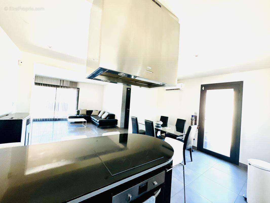 Maison à SAINT-VICTORET