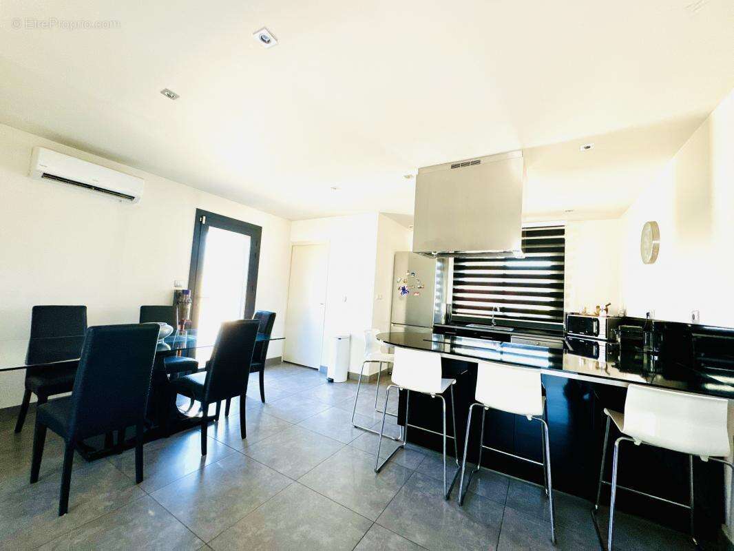 Maison à SAINT-VICTORET