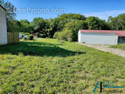 Terrain à DEZIZE-LES-MARANGES