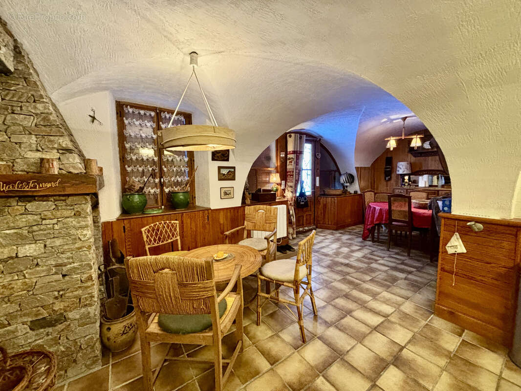 Maison à SAINT-MARTIN-DE-BELLEVILLE