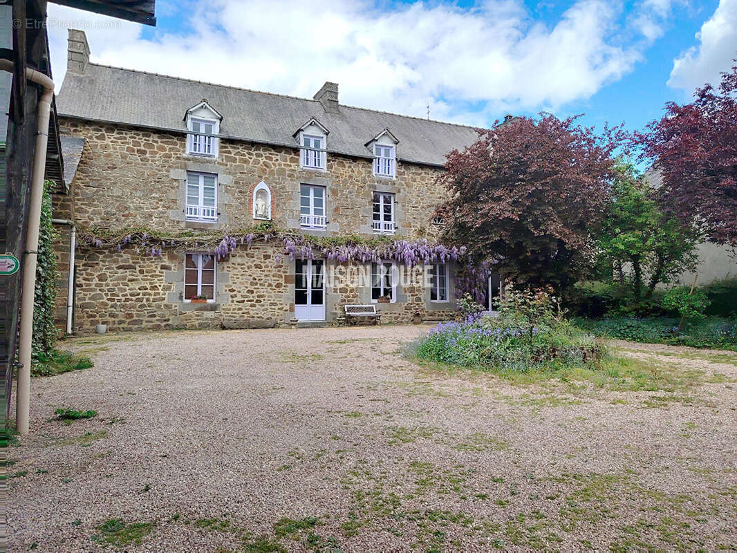 Maison à LA CHAPELLE-AUX-FILTZMEENS