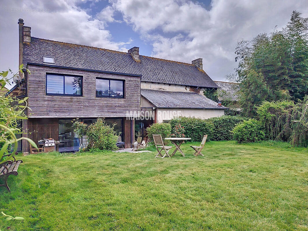 Maison à LA CHAPELLE-AUX-FILTZMEENS