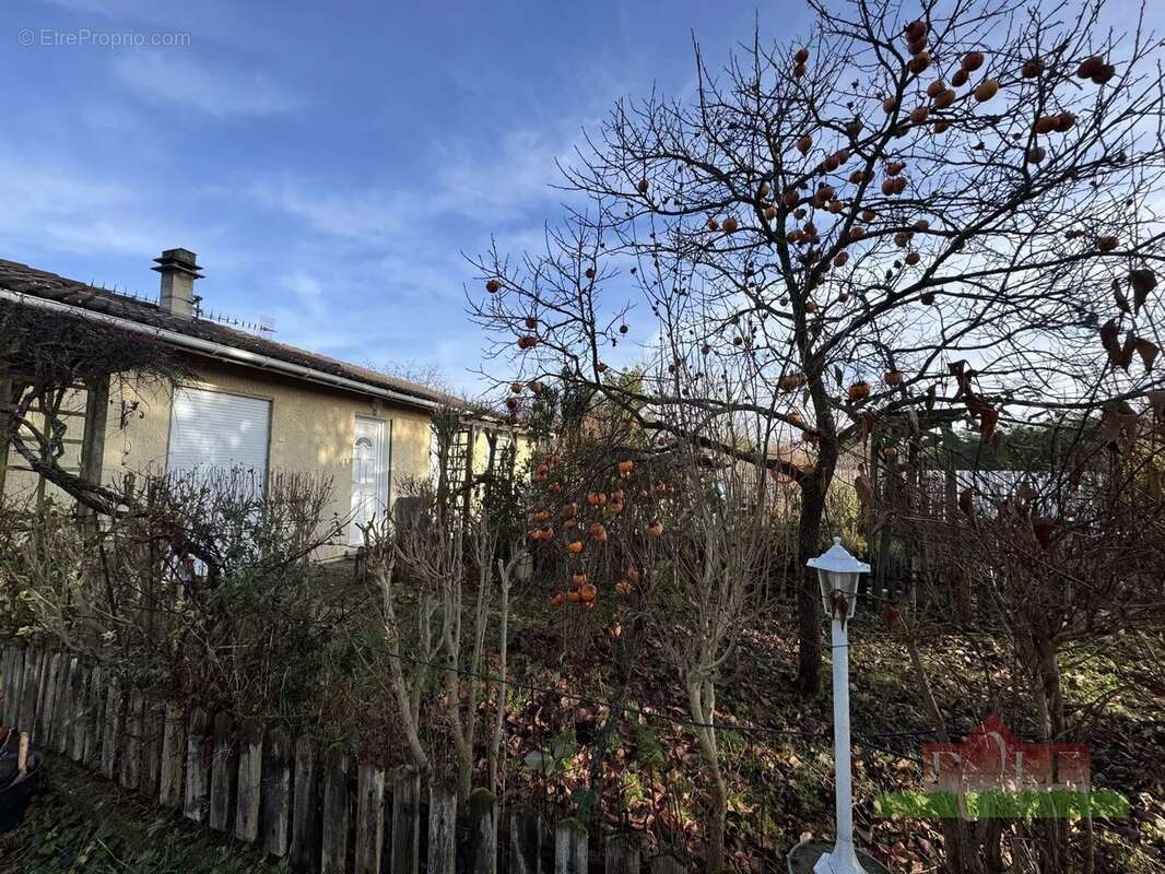 Maison à MONSTEROUX-MILIEU