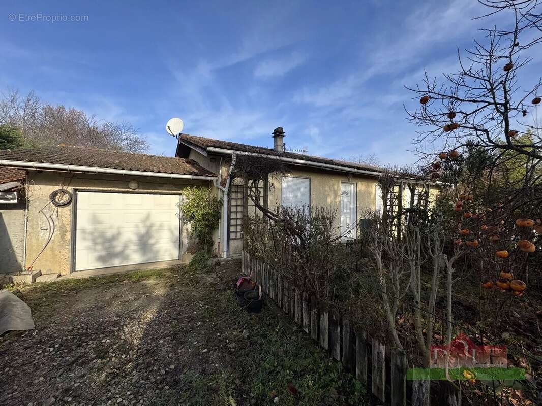 Maison à MONSTEROUX-MILIEU