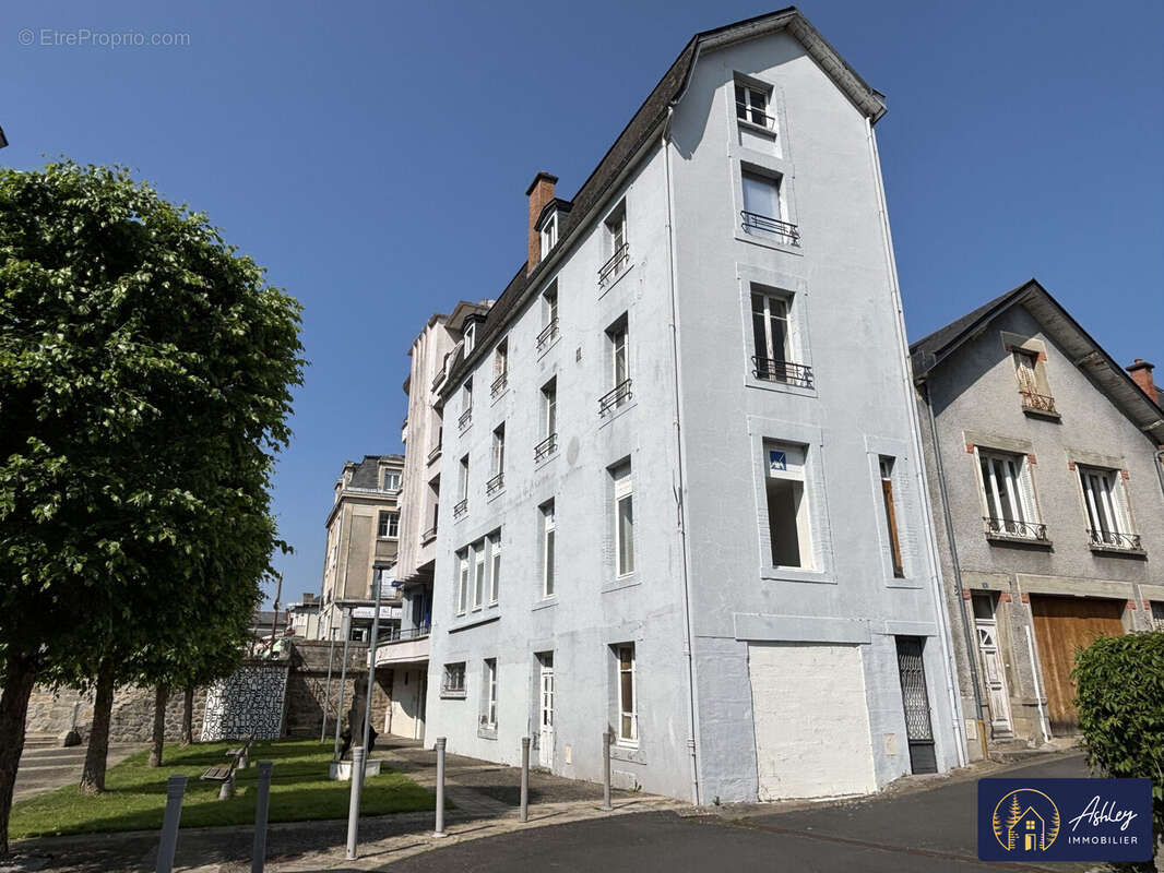 Appartement à BORT-LES-ORGUES