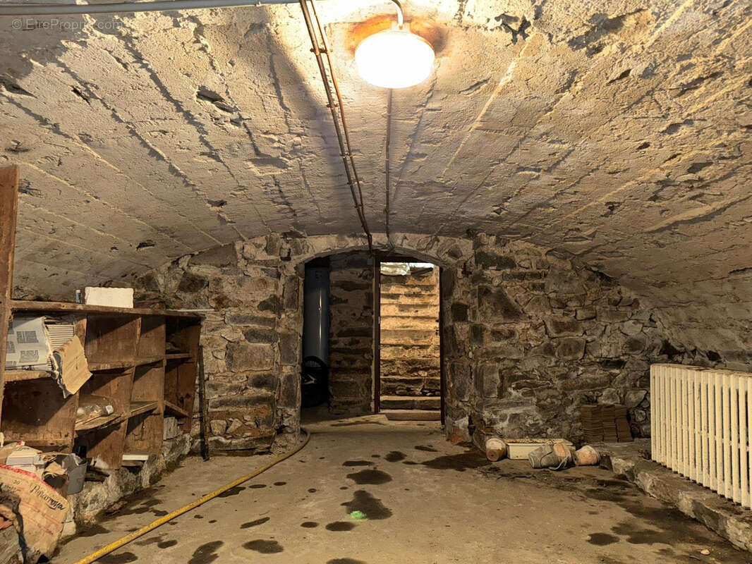 Maison à SAINT-SYMPHORIEN-DE-LAY