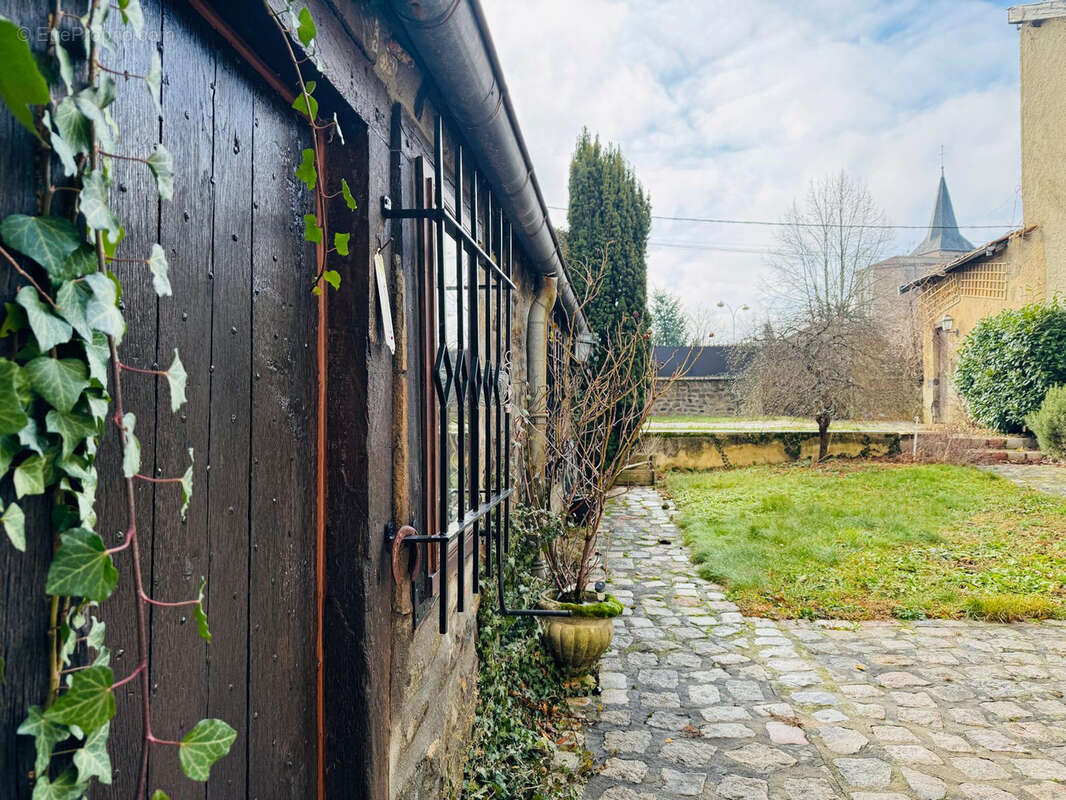 Maison à SAINT-SYMPHORIEN-DE-LAY