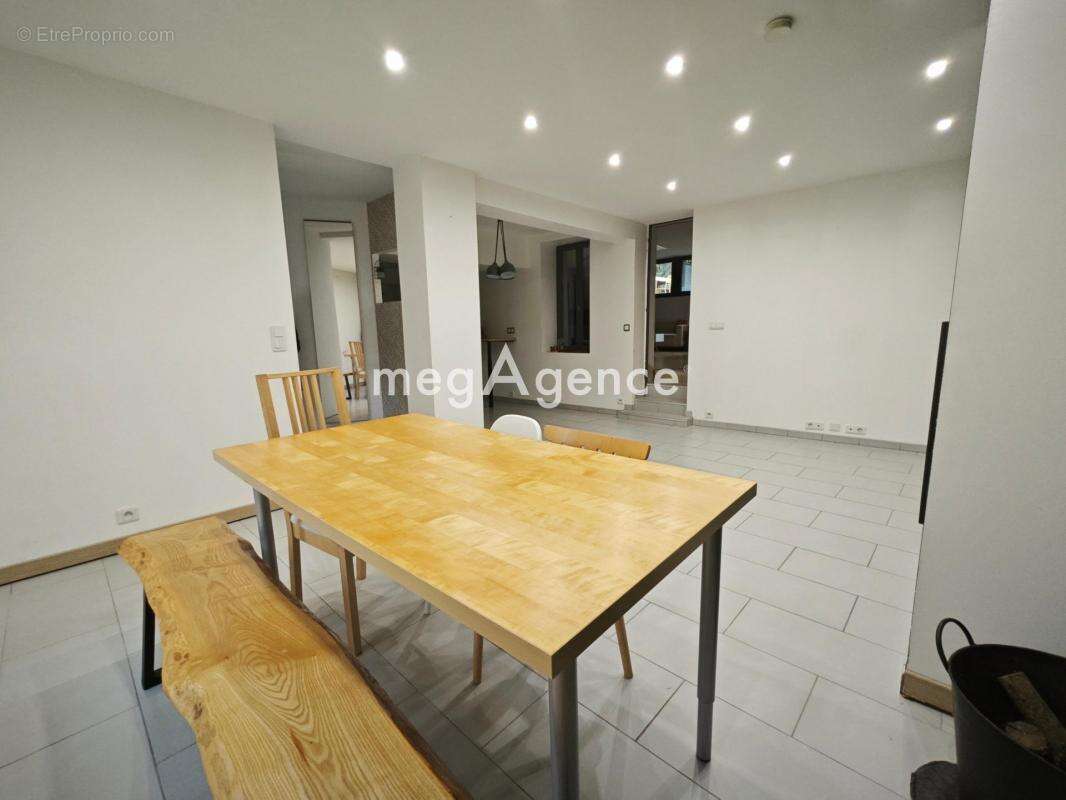 Maison à VILLENEUVE-SUR-BELLOT