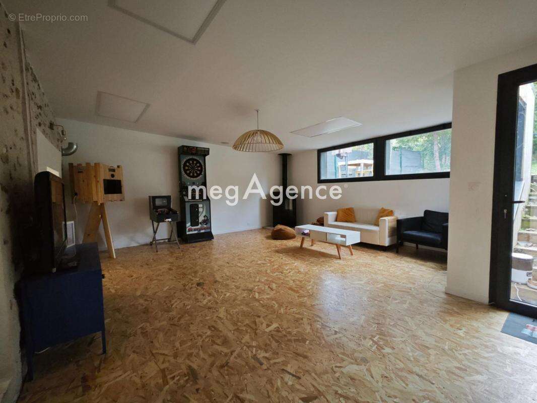 Maison à VILLENEUVE-SUR-BELLOT