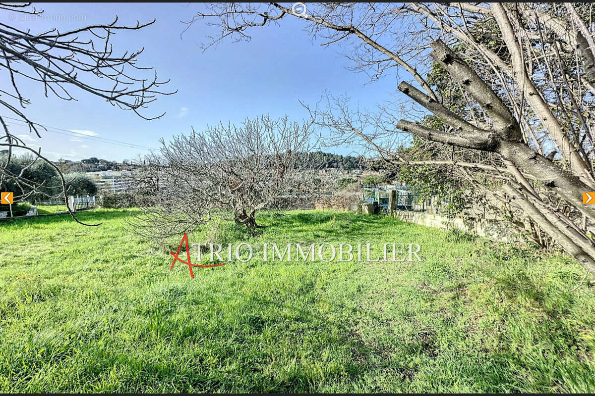 Terrain à CAGNES-SUR-MER