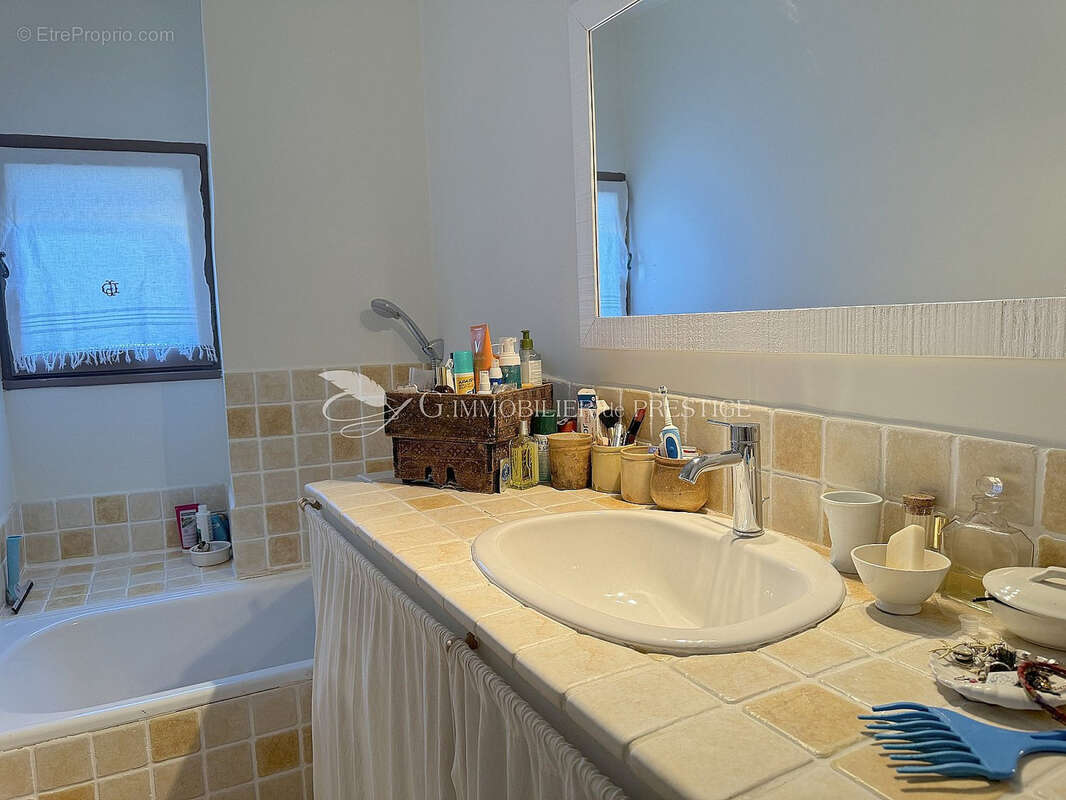 Maison à SAUMANE-DE-VAUCLUSE