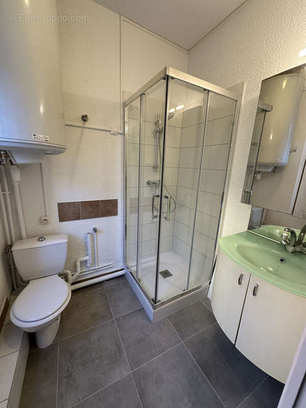 Appartement à SOLLIES-PONT