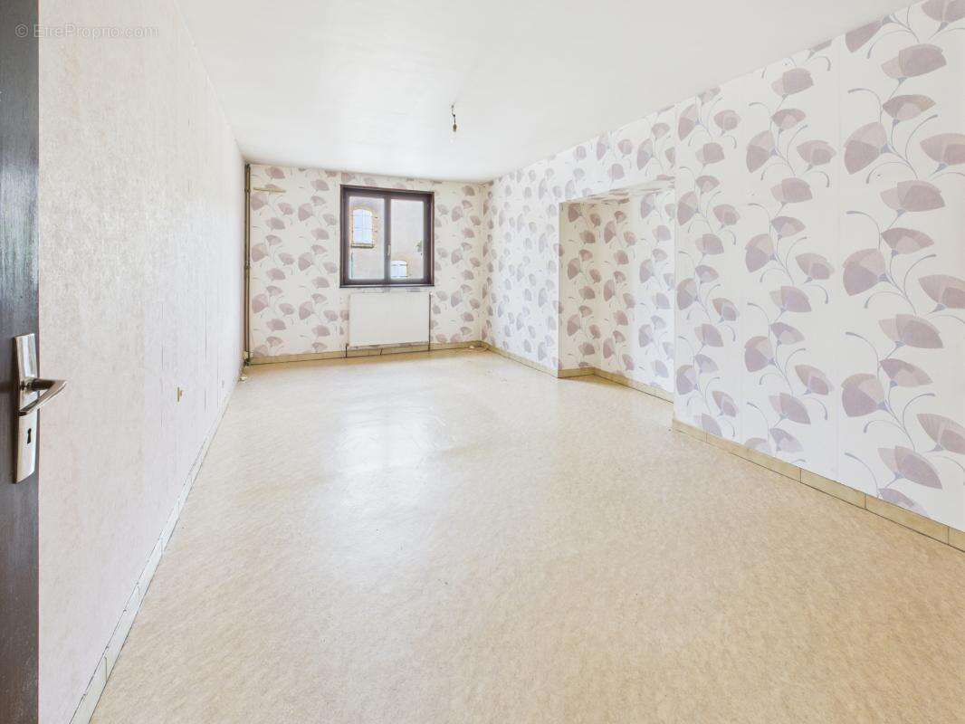 Maison à BAYONVILLE-SUR-MAD