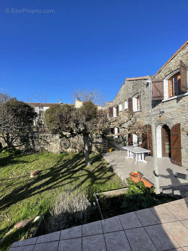 Maison à BROUSSES-ET-VILLARET