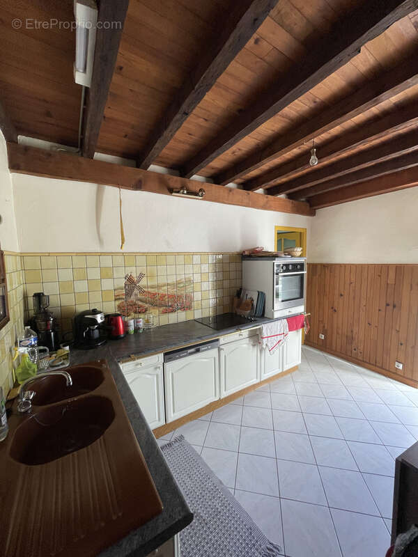 Maison à BROUSSES-ET-VILLARET