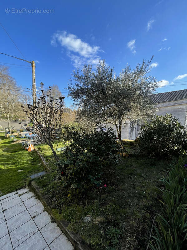 Maison à BROUSSES-ET-VILLARET