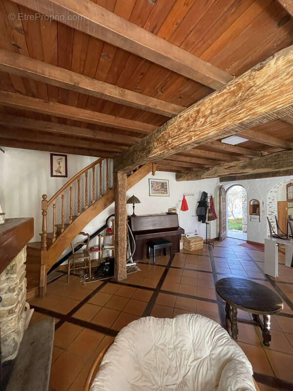 Maison à BROUSSES-ET-VILLARET